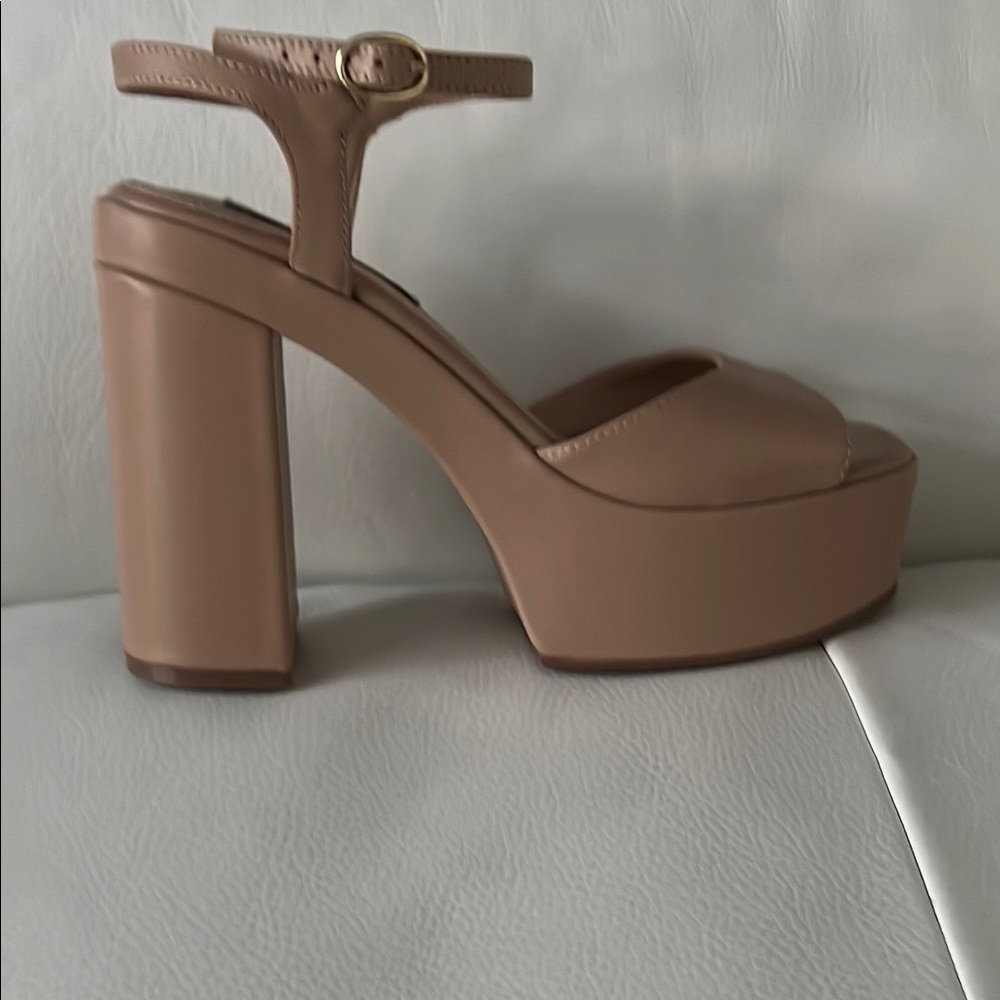Steve Madden Nude Platform Heels - Picture 4 of 8